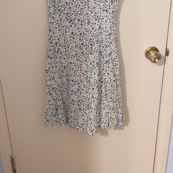 Old Navy flower dress - Picture 3 of 4
